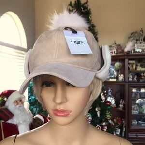 Brand New UGG Genuine Fur Shearling Sheepskin Trapper Cap Hat w/ Pom in Sand